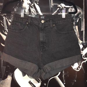 BDG NWT Mom Jean Shorts High Rise Black
